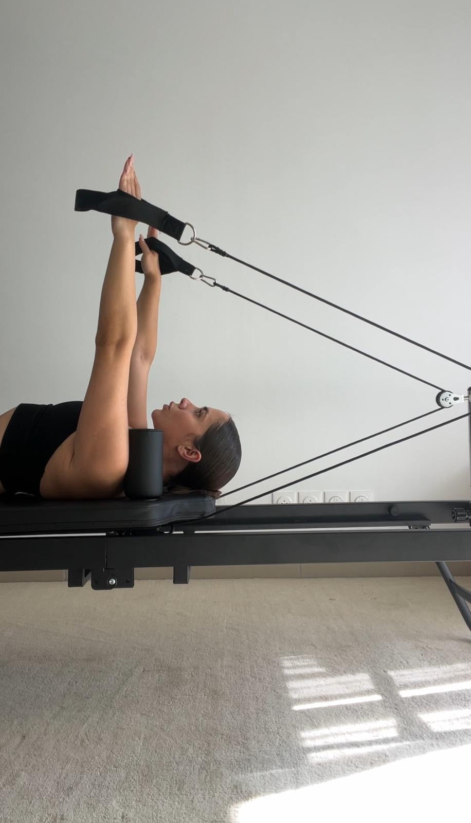 flo. reform™ – Studio-level reformer. Designed for home.